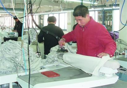 島城紡織、外貿加工企業(yè)缺工嚴重 不少工人春節(jié)后還返鄉(xiāng)不歸 春節(jié)前后企業(yè)招工最頭疼